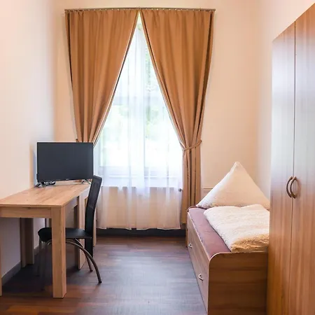 Fmm Hostel *