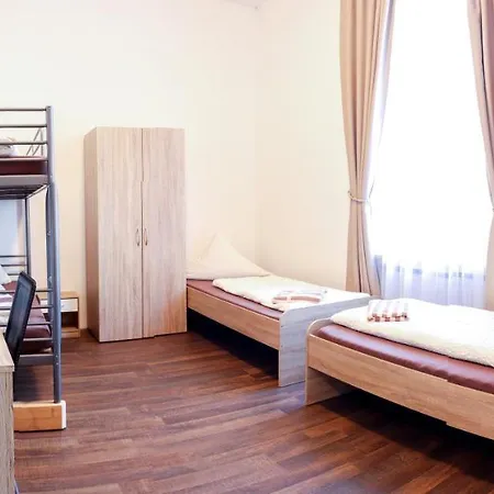 Fmm Hostel *